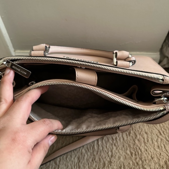 Pink Michael Kors Purse with shoulder strap - Picture 4 of 6